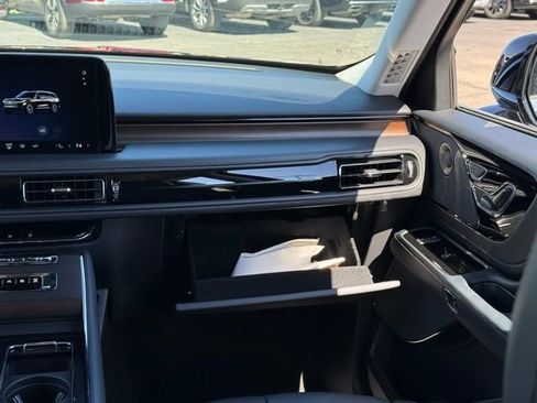 Used 2025 Lincoln Aviator Reserve w/ Illumination Package image 33
