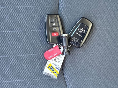 Used 2024 Toyota RAV4 XLE image 29