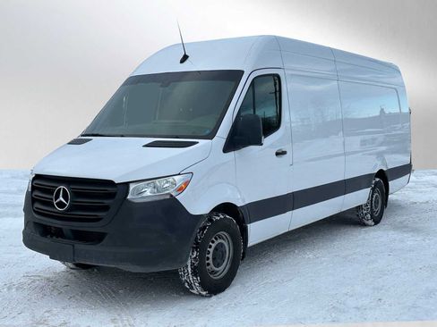Used 2023 Mercedes-Benz Sprinter 2500 image 7