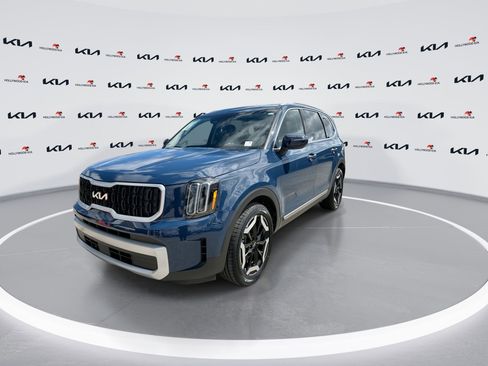 Certified 2024 Kia Telluride EX FWD image 4