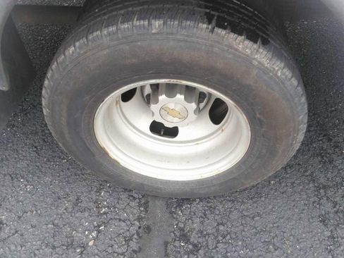 Used 2015 Chevrolet Express 3500 Extended w/ Smoker's Package image 8