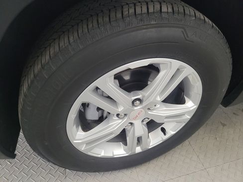 Used 2024 GMC Terrain SLE AWD/4WD image 31