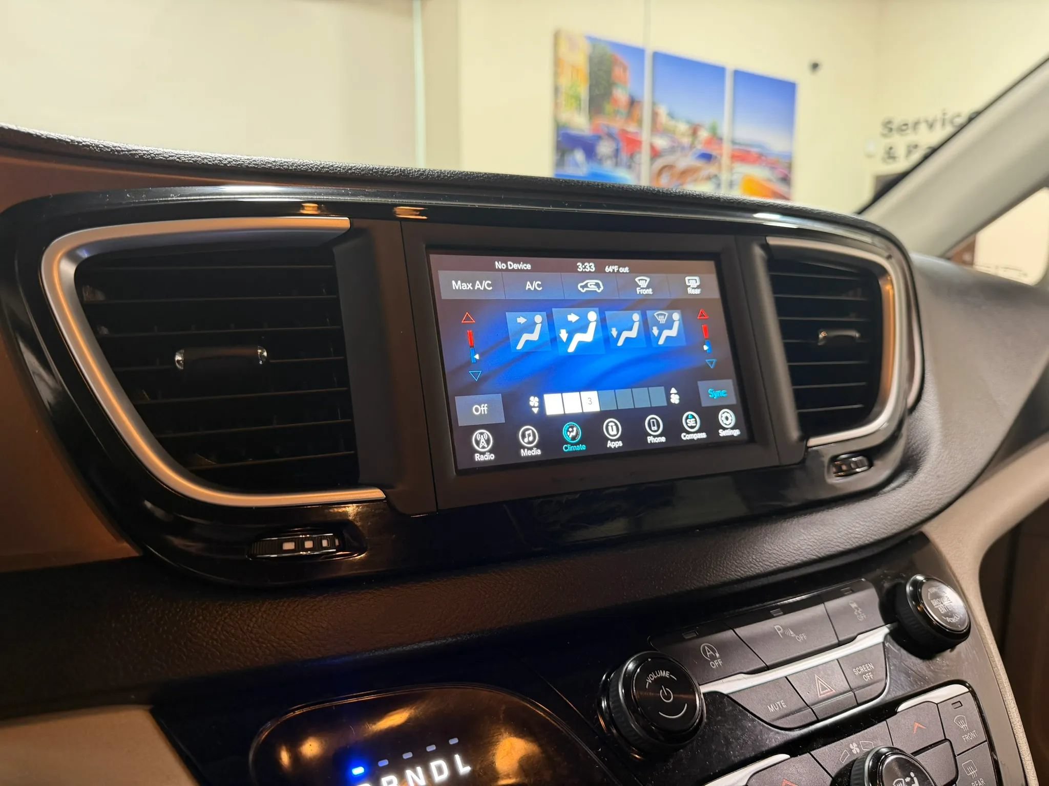 Used 2021 Chrysler Voyager L FWD image 42