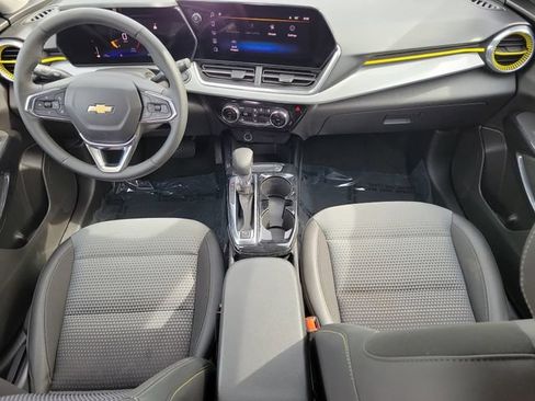 Used 2025 Chevrolet Trax LT w/ Driver Confidence Package FWD image 12