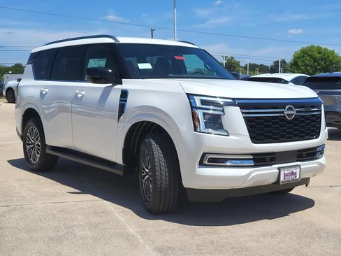 New 2026 Nissan Armada SL w/ Captain's Chari Seat Package AWD/4WD image 3