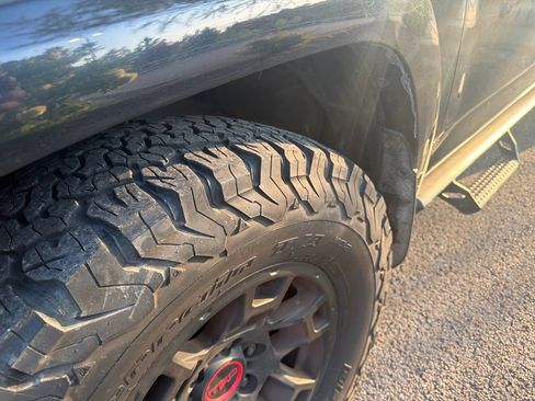 Used 2022 Toyota 4Runner TRD Off-Road Premium w/ TRD Black Wheel Package (TMS) AWD/4WD image 2