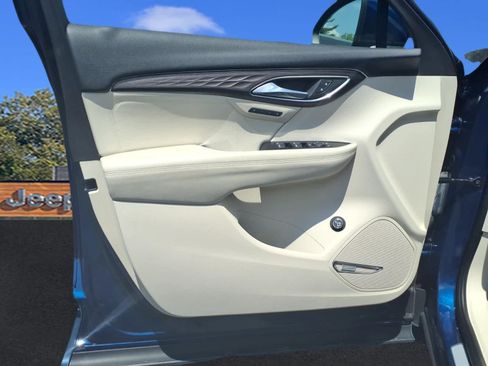 Used 2023 Buick Envision Avenir AWD/4WD image 11