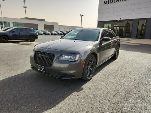 Used 2021 Chrysler 300 Touring w/ Sport Appearance Package RWD image 3