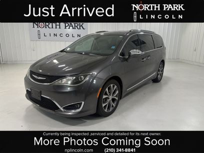 Used 2018 Chrysler Pacifica Limited