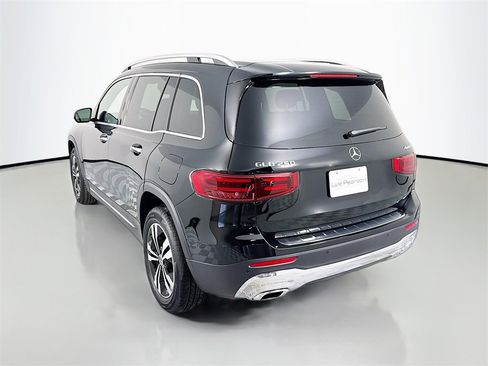 Used 2025 Mercedes-Benz GLB 250 4MATIC image 7