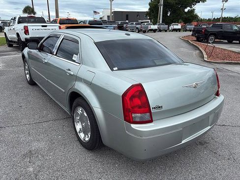 Used 2006 Chrysler 300 Touring RWD image 6