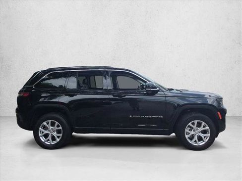 Used 2022 Jeep Grand Cherokee Limited AWD/4WD image 4