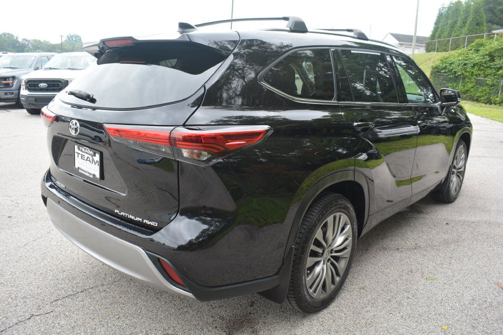 Used 2021 Toyota Highlander Platinum AWD/4WD image 5