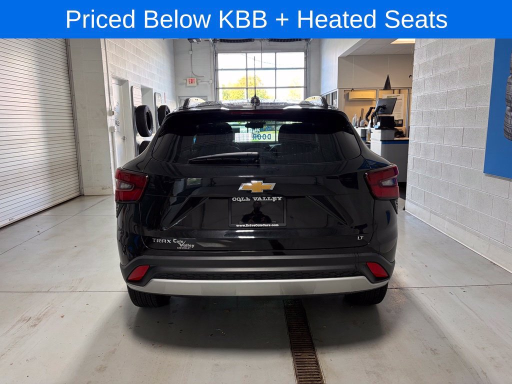 Used 2024 Chevrolet Trax LT w/ LT Convenience Package FWD image 6