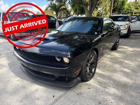 Used 2019 Dodge Challenger R/T RWD image 1