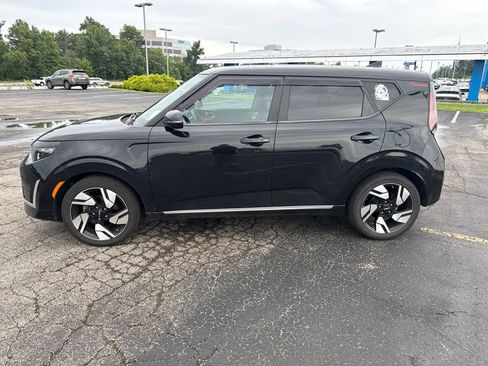Used 2023 Kia Soul GT-Line FWD image 2