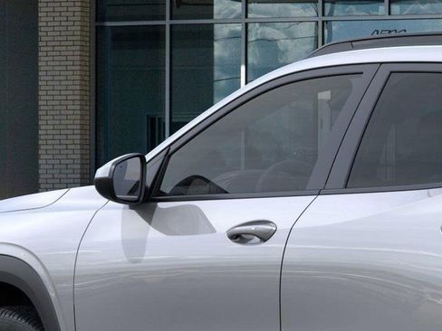 New 2026 Chevrolet Trax LT w/ Driver Confidence Package image 12