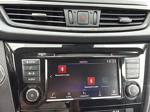 Used 2020 Nissan Rogue SV AWD/4WD image 13