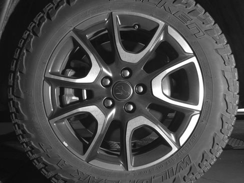Used 2025 Jeep Compass Trailhawk AWD/4WD image 9