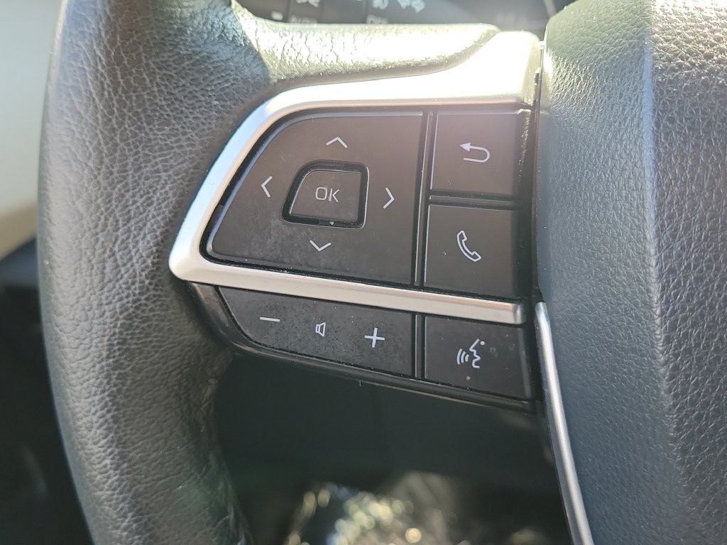 Used 2023 Toyota Sienna XLE FWD image 9