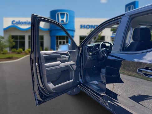 Used 2025 Chevrolet Silverado 1500 LT AWD/4WD image 16