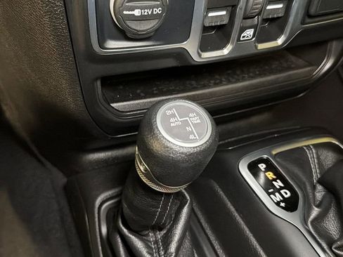 Used 2025 Jeep Wrangler Unlimited Sahara w/ Safety Group AWD/4WD image 29