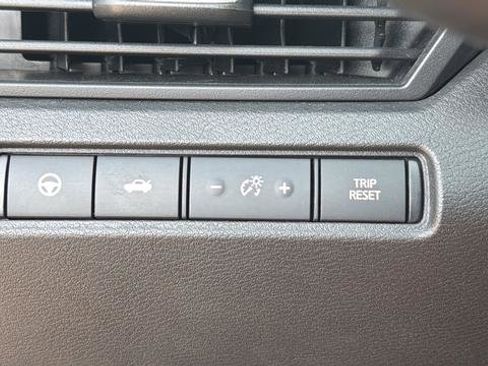 Used 2024 Nissan Altima 2.5 SV w/ SV Premium Package image 27