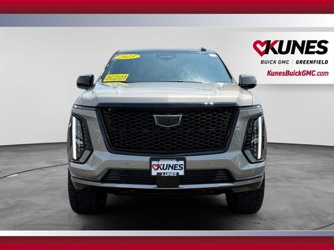 Used 2025 Cadillac Escalade Sport Platinum w/ LPO, Floor Liner Package AWD/4WD image 4