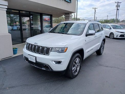 Used 2018 Jeep Grand Cherokee Limited AWD/4WD image 2