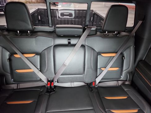 Certified 2024 GMC Sierra 2500 AT4 w/ AT4 Preferred Package image 26