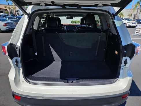 Used 2016 Toyota Highlander Limited image 36