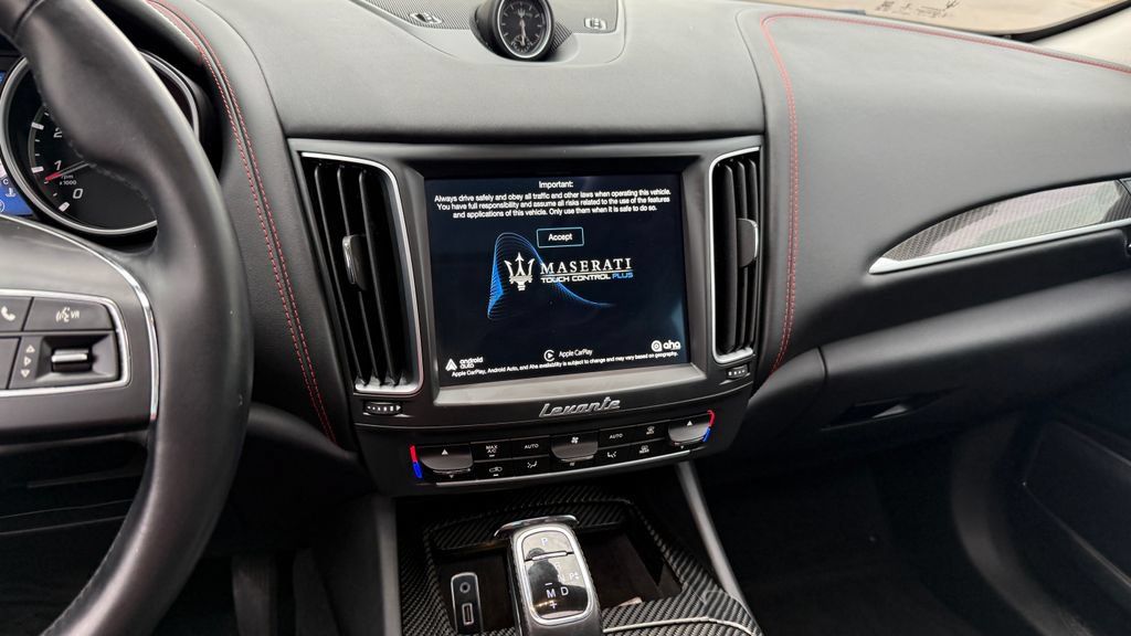 Used 2019 Maserati Levante GranLusso AWD/4WD image 38