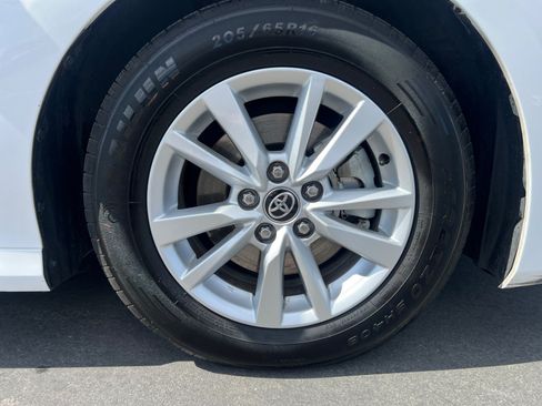 Used 2025 Toyota Camry LE FWD image 30