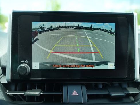 Used 2024 Toyota RAV4 XLE FWD image 28