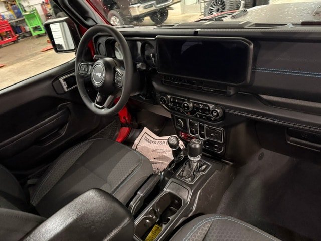 Used 2024 Jeep Wrangler Unlimited Rubicon 4xe w/ Technology Group AWD/4WD image 12
