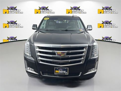 Used 2018 Cadillac Escalade Premium Luxury image 2