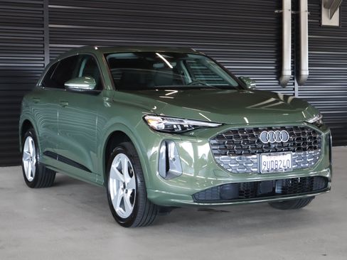 Certified 2025 Audi Q5 Premium w/ Premium Plus AWD/4WD image 11
