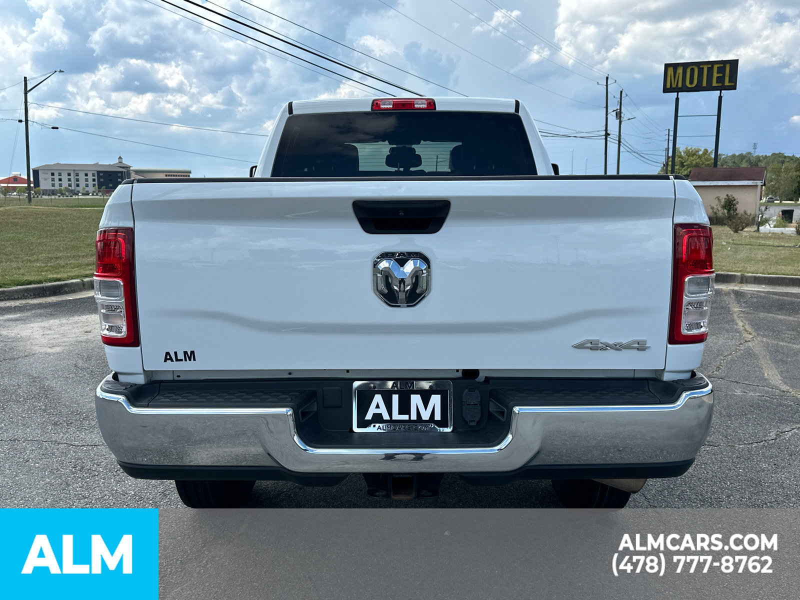 Used 2024 RAM 2500 Tradesman w/ Chrome Appearance Group AWD/4WD image 6