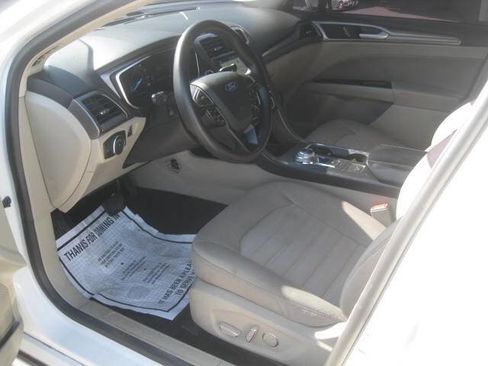 Used 2019 Ford Fusion SE image 14