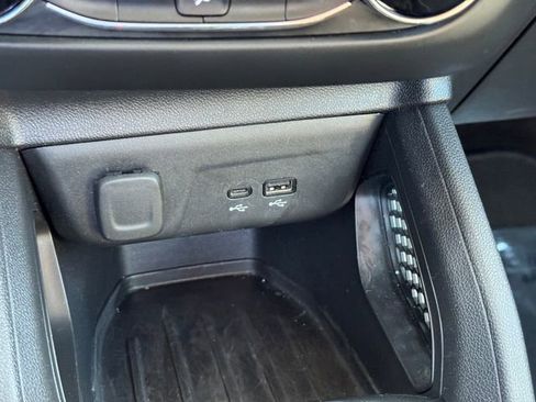 Certified 2025 Chevrolet TrailBlazer LS FWD image 19