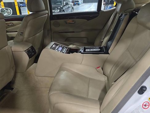 Used 2007 Lexus LS 460 L RWD image 12