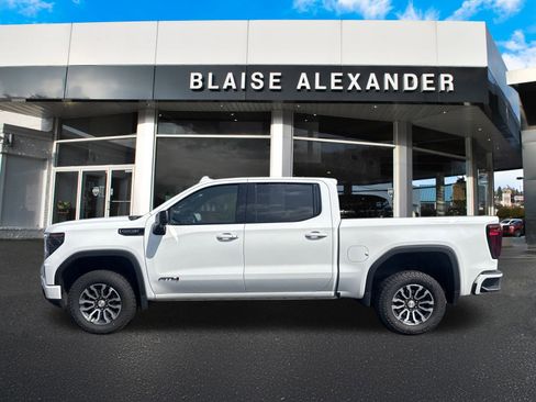 Used 2023 GMC Sierra 1500 AT4 image 7