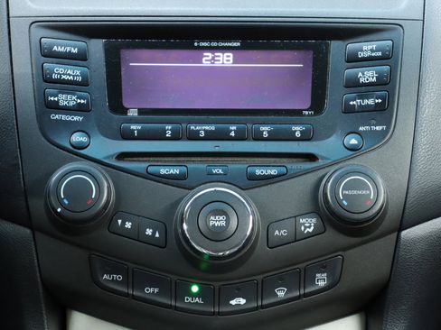 Used 2005 Honda Accord EX-L image 11