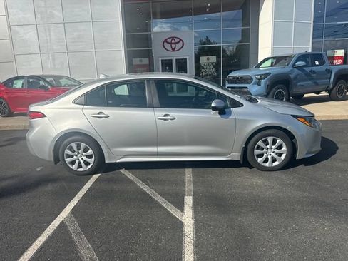 Used 2024 Toyota Corolla LE FWD image 2