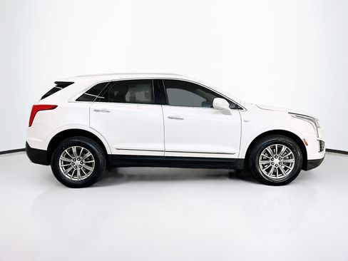 Used 2017 Cadillac XT5 Luxury w/ Driver Awareness Package image 10