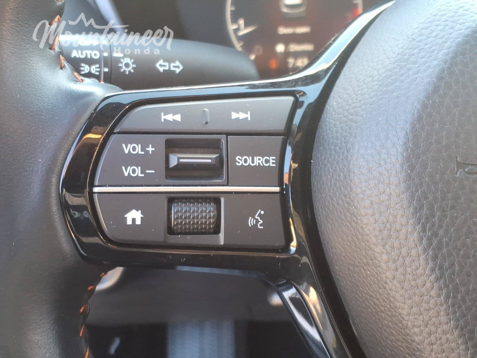 Used 2025 Honda HR-V Sport image 30