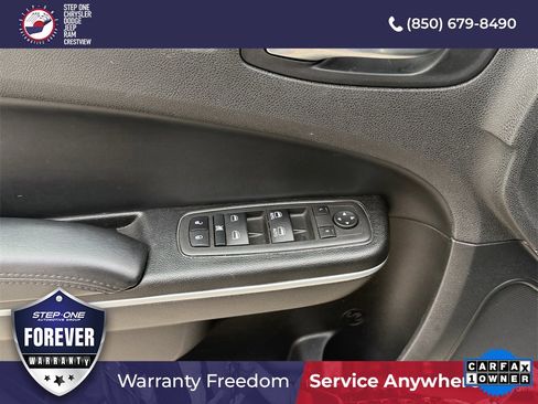 Used 2022 Chrysler 300 Touring image 19