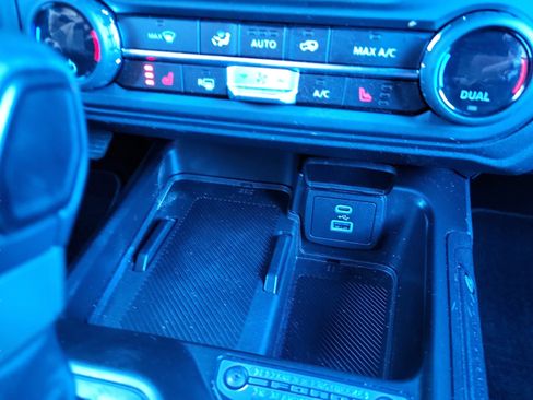 Used 2025 Ford Bronco Big Bend image 34