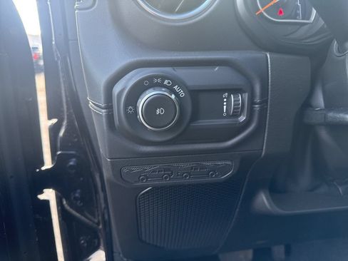 New 2025 Jeep Wrangler Unlimited Sahara AWD/4WD image 15