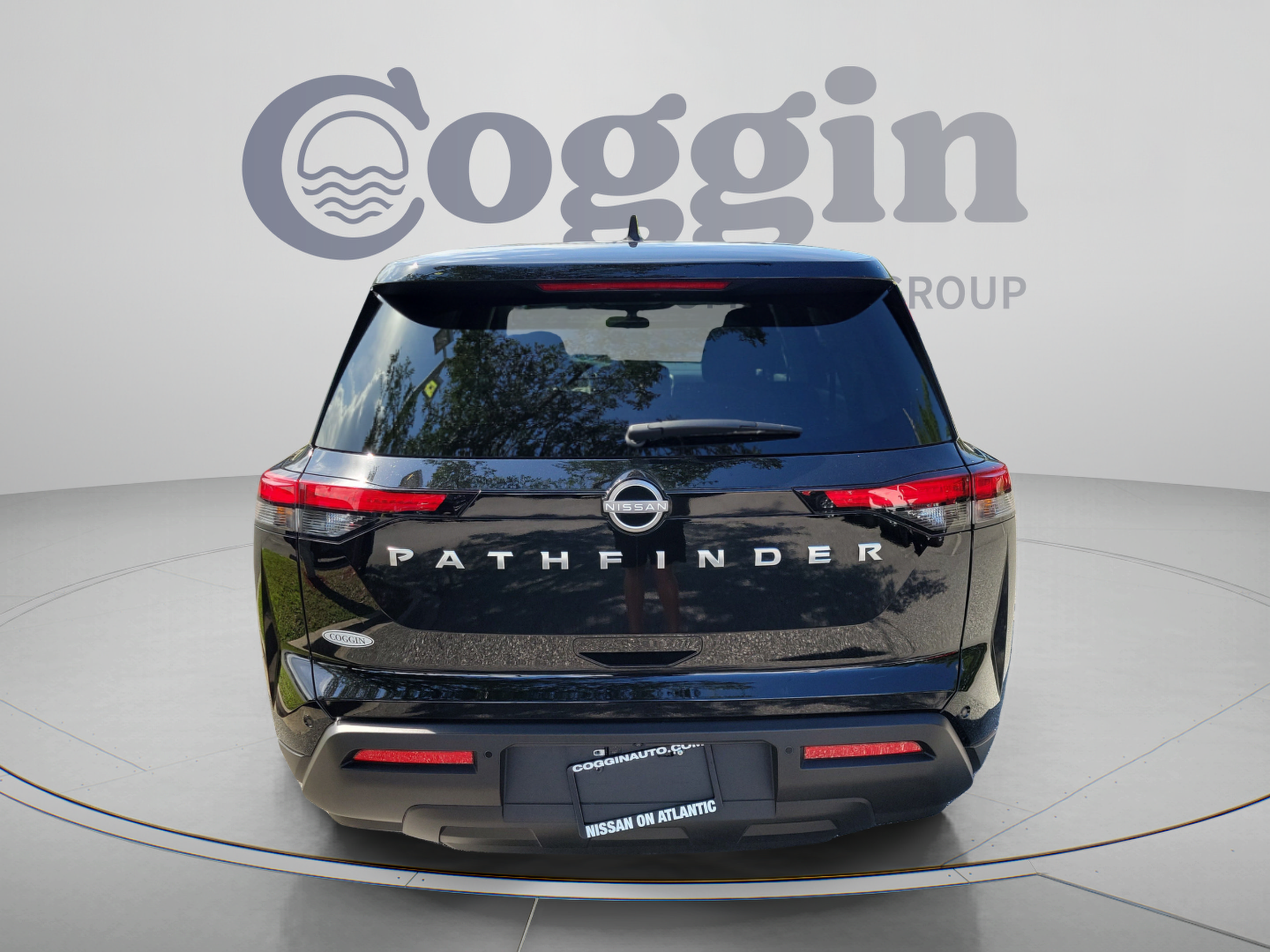 Certified 2025 Nissan Pathfinder S FWD image 3